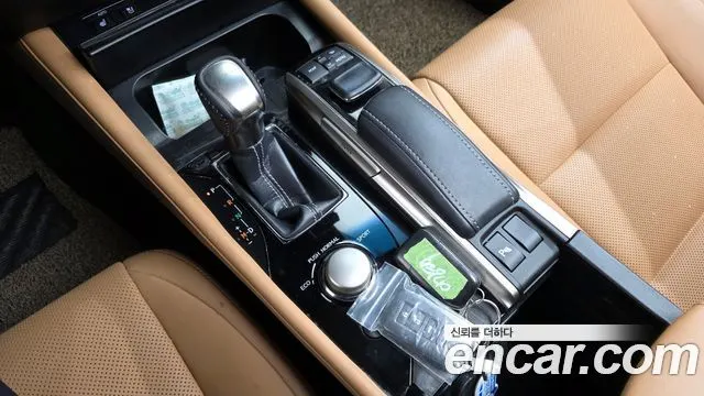 LEXUS GS300 2018 — 137 845 км, серебристо-серый, Корея — под ключ — фото 9