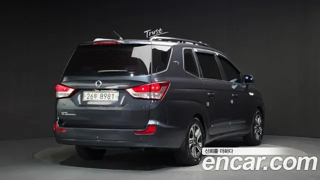KGM KORANDO TURISMO 2015 — 179 164 км, серый, Корея — под ключ — фото 2