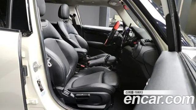 MINI COOPER D 2018 — 69 118 км, белый-перламутр, Корея — под ключ — фото 11