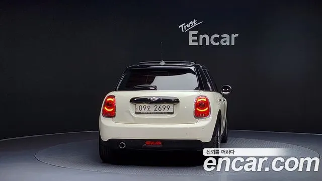 MINI COOPER D 2018 — 69 118 км, белый-перламутр, Корея — под ключ — фото 4