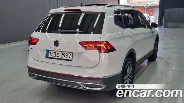 VOLKSWAGEN TIGUAN ALLSPACE 2023 — 26 867 км, белый, Корея — под ключ — фото 2