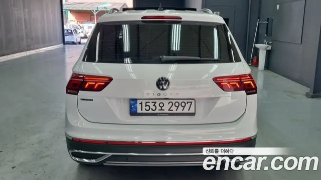 VOLKSWAGEN TIGUAN ALLSPACE 2023 — 26 867 км, белый, Корея — под ключ — фото 4