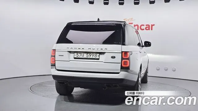 LAND ROVER RANGE ROVER (4 ПОК.) 2018 — 204 329 км, белый, Корея — под ключ — фото 4