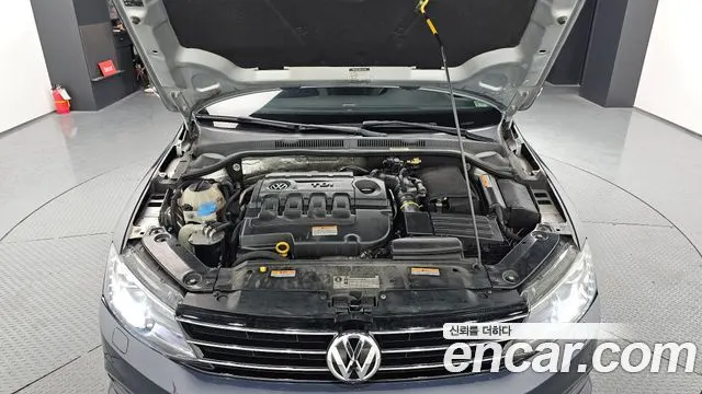 VOLKSWAGEN JETTA 2015 — 136 215 км, синий, Корея — под ключ — фото 6