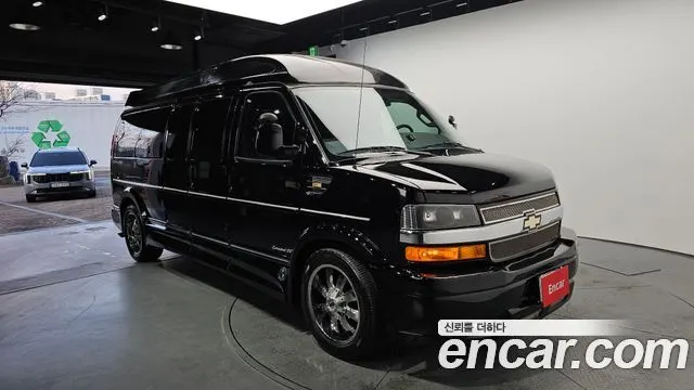 CHEVROLET EXPRESS VAN — из Кореи под ключ