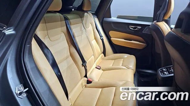 VOLVO XC60 2018 — 53 572 км, светло-серебристый, Корея — под ключ — фото 12