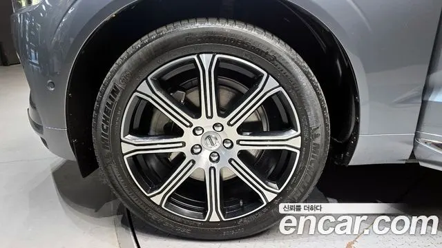 VOLVO XC60 2018 — 53 572 км, светло-серебристый, Корея — под ключ — фото 5