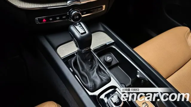 VOLVO XC60 2018 — 53 572 км, светло-серебристый, Корея — под ключ — фото 9