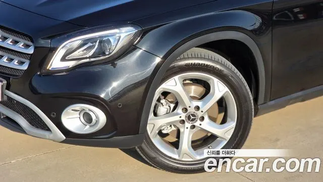 MERCEDES-BENZ GLA-CLASS X156 2019 — 76 000 км, чёрный, Корея — под ключ — фото 2
