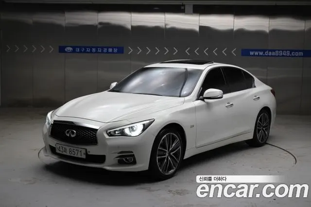 INFINITI Q50 2015