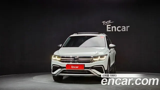 VOLKSWAGEN TIGUAN ALLSPACE 2023 — 24 563 км, белый, Корея — под ключ — фото 3