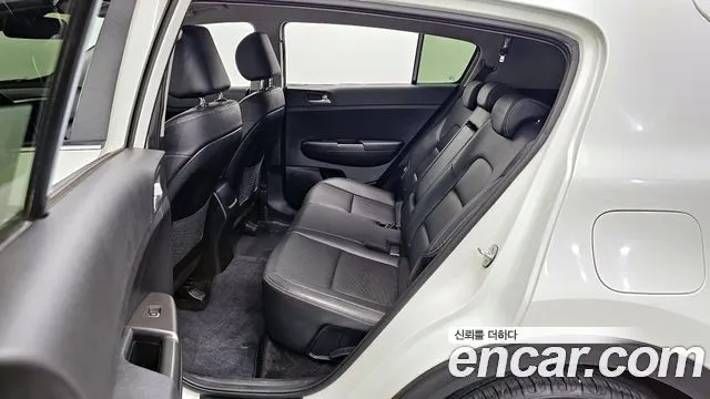 KIA SPORTAGE THE BOLD 2020 — 53 888 км, белый, Корея — под ключ — фото 11