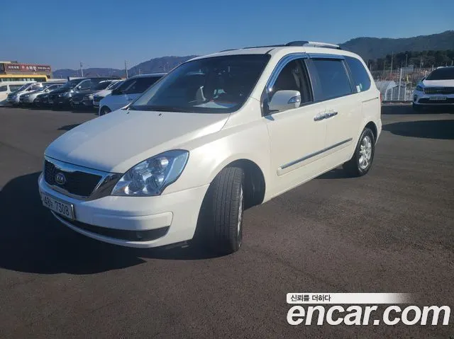KIA CARNIVAL R 2012