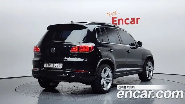 VOLKSWAGEN TIGUAN 2015 — 166 085 км, чёрный, Корея — под ключ — фото 2