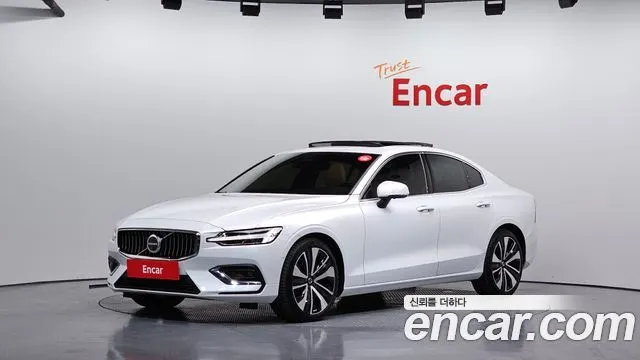 VOLVO S60 2025