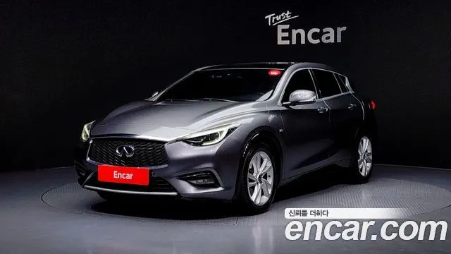 INFINITI Q30 2019