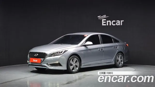 HYUNDAI SONATA HYBRID 2017 — 124 375 км, серебристо-серый, Корея — под ключ — фото 1