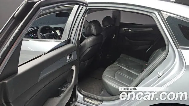 HYUNDAI SONATA HYBRID 2017 — 124 375 км, серебристо-серый, Корея — под ключ — фото 12
