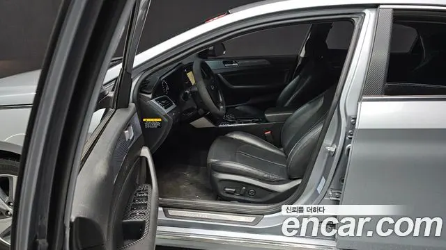 HYUNDAI SONATA HYBRID 2017 — 124 375 км, серебристо-серый, Корея — под ключ — фото 10