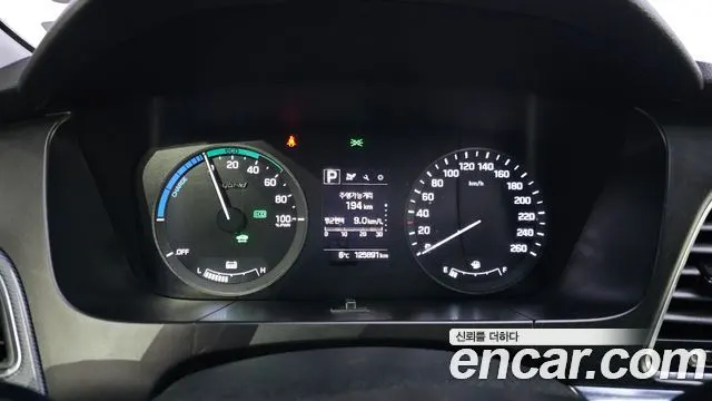 HYUNDAI SONATA HYBRID 2016 — 125 891 км, чёрный, Корея — под ключ — фото 8