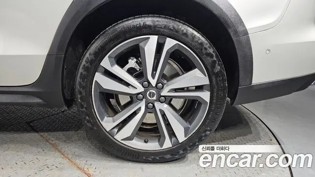VOLVO V60 CROSS COUNTRY 2021 — 24 335 км, светло-золотистый, Корея — под ключ — фото 5