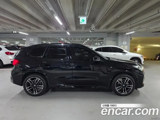 BMW X1 2025 — 22 010 км, чёрный, Корея — под ключ — фото 7