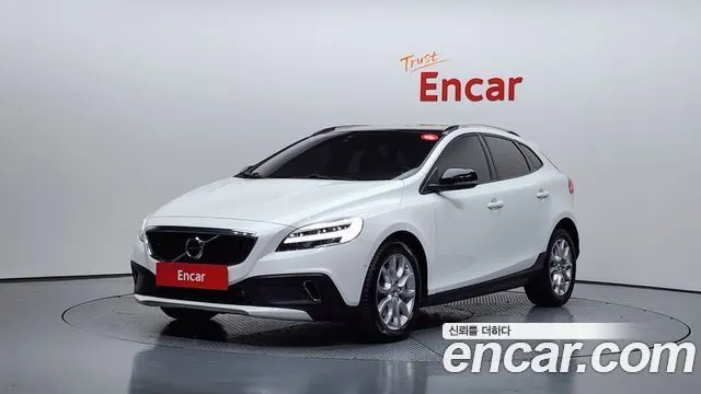 VOLVO V40 CROSS COUNTRY 2018