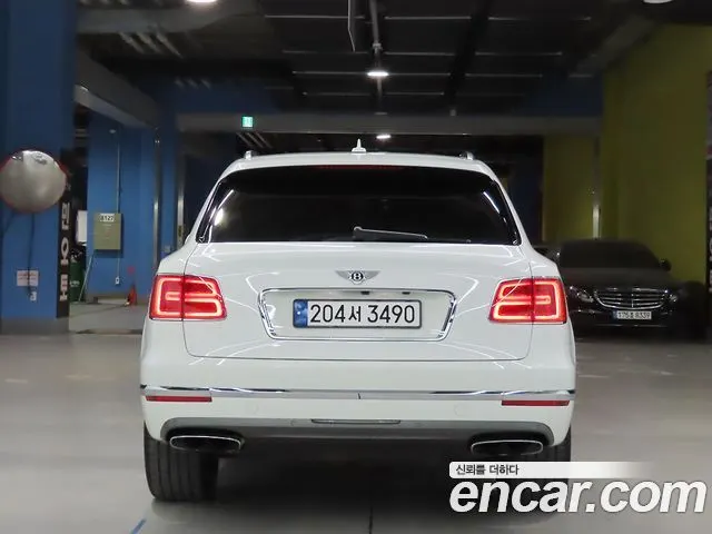 BENTLEY BENTAYGA 2018 — 86 400 км, белый, Корея — под ключ — фото 3
