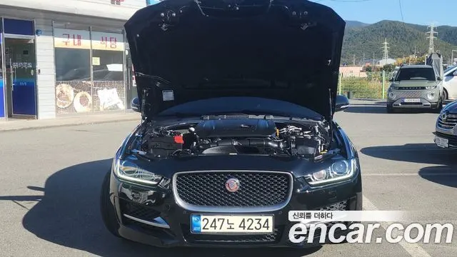 JAGUAR XE 2017 — 99 400 км, чёрный, Корея — под ключ — фото 5