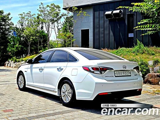 HYUNDAI SONATA HYBRID 2017 — 169 918 км, белый, Корея — под ключ — фото 6