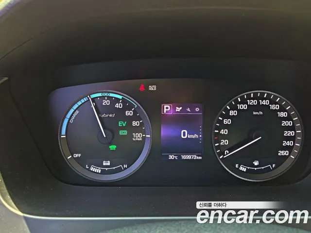 HYUNDAI SONATA HYBRID 2017 — 169 918 км, белый, Корея — под ключ — фото 9