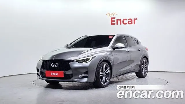 INFINITI Q30 2017
