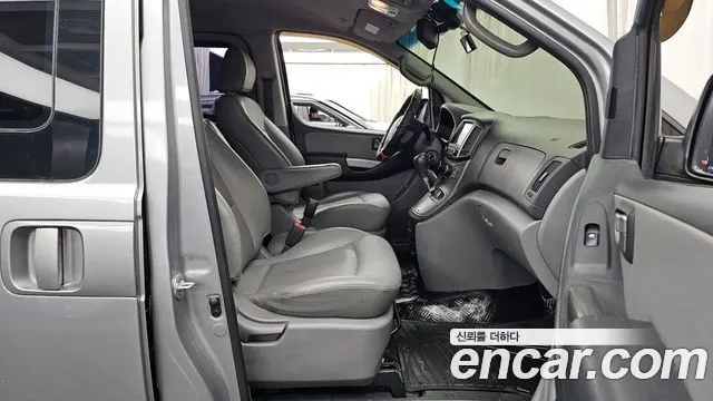 HYUNDAI GRAND STAREX 2017 — 116 294 км, серебристо-серый, Корея — под ключ — фото 11