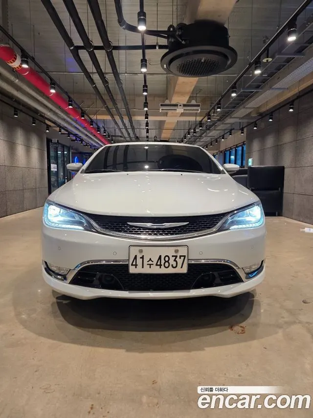 CHRYSLER 200 2015