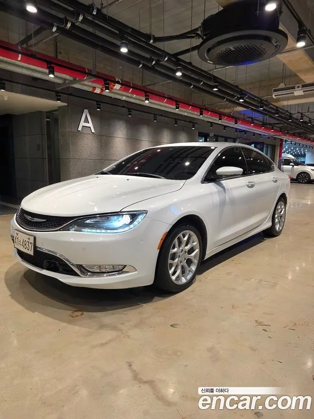 CHRYSLER 200 2015 — 90 000 км, белый, Корея — под ключ — фото 2