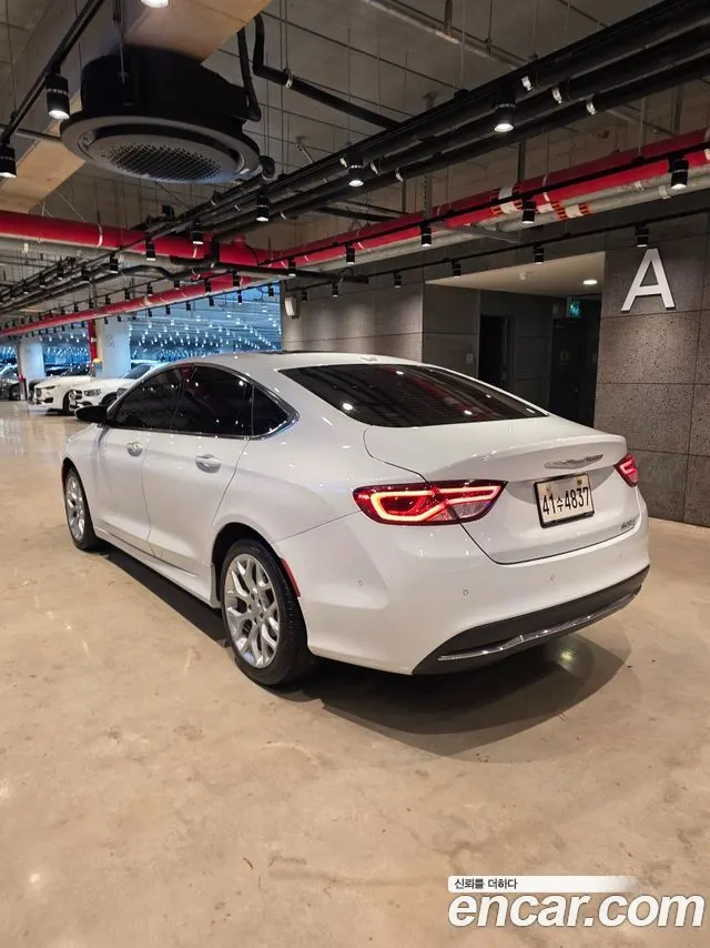 CHRYSLER 200 2015 — 90 000 км, белый, Корея — под ключ — фото 5