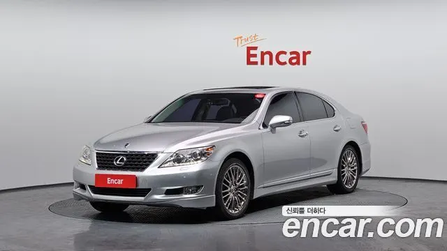LEXUS LS460 2011 — 155 115 км, серебристо-серый, Корея — под ключ — фото 1