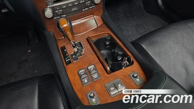 LEXUS LS460 2011 — 155 115 км, серебристо-серый, Корея — под ключ — фото 9