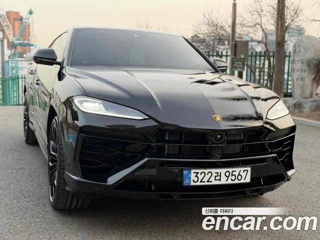 LAMBORGHINI URUS 2026
