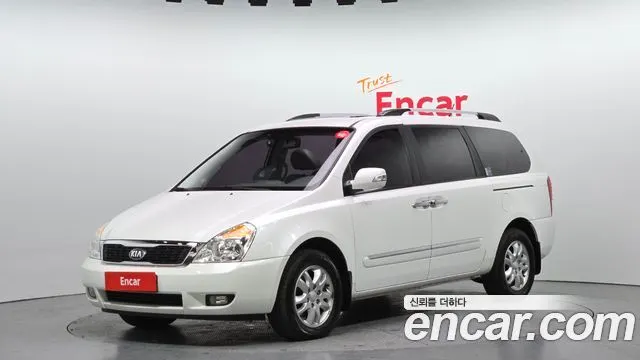 KIA CARNIVAL R 2013