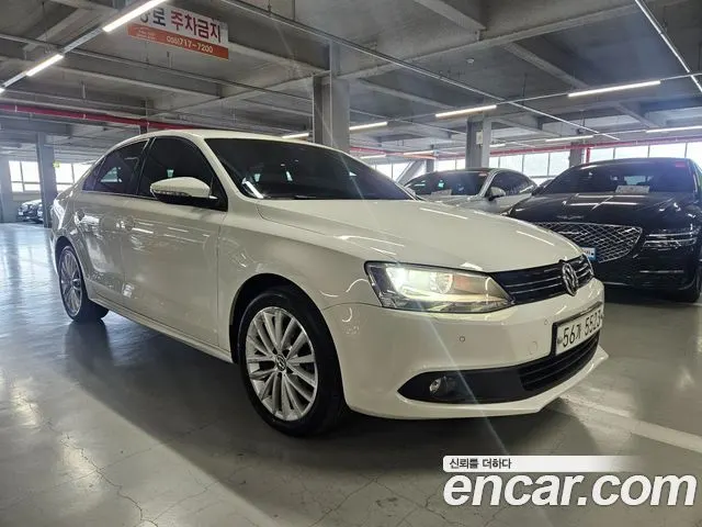 VOLKSWAGEN JETTA 2014 — 165 000 км, белый, Корея — под ключ — фото 12