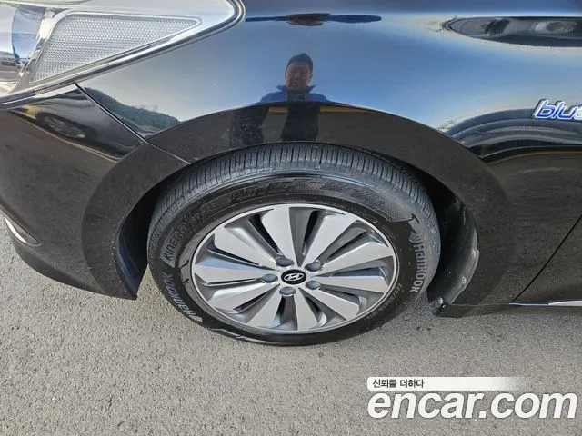 HYUNDAI GRANDEUR HYBRID 2016 — 154 000 км, чёрный, Корея — под ключ — фото 5