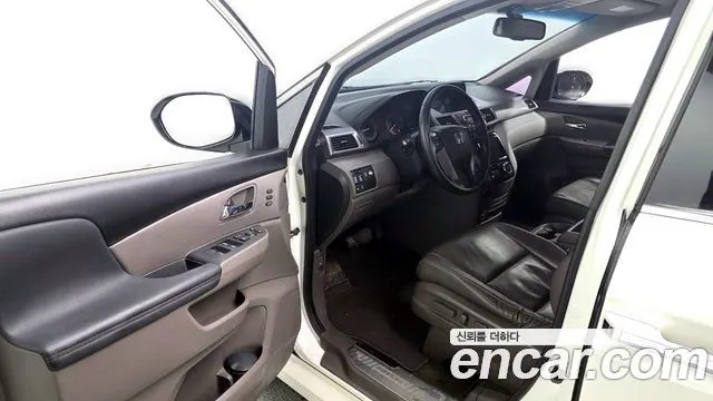 HONDA ODYSSEY 2016 — 213 315 км, белый, Корея — под ключ — фото 10