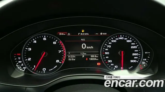 AUDI A6 2015 — 136 334 км, серебристо-серый, Корея — под ключ — фото 8