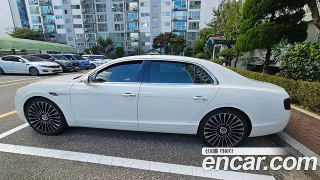 BENTLEY FLYING SPUR 2016 — 125 000 км, белый, Корея — под ключ — фото 3