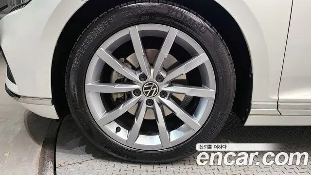 VOLKSWAGEN PASSAT 2022 — 38 584 км, белый, Корея — под ключ — фото 5