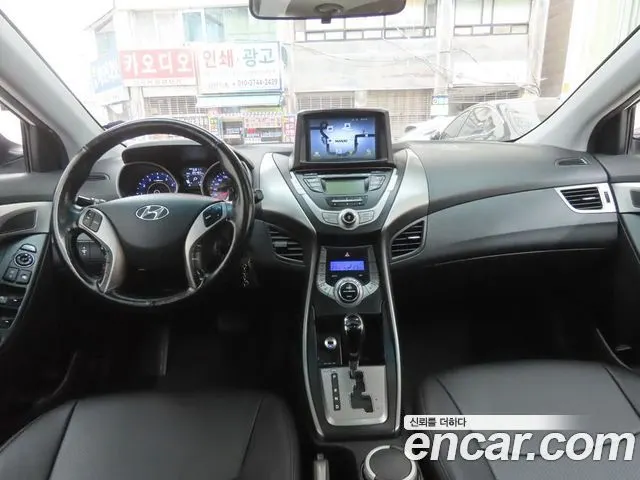 HYUNDAI AVANTE 2013 — 85 440 км, белый, Корея — под ключ — фото 10