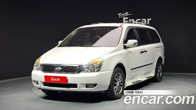 KIA CARNIVAL R 2013