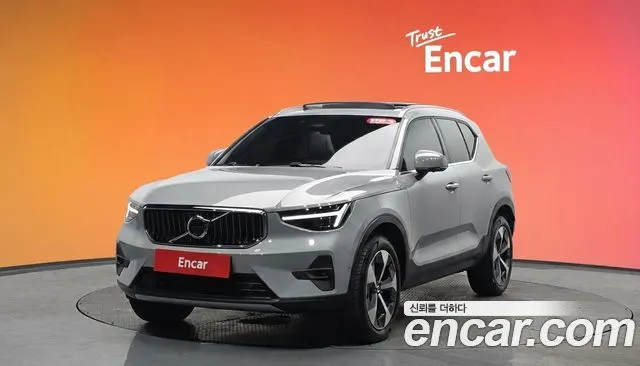 VOLVO XC40 2025 — 13 018 км, серебристо-серый, Корея — под ключ — фото 2