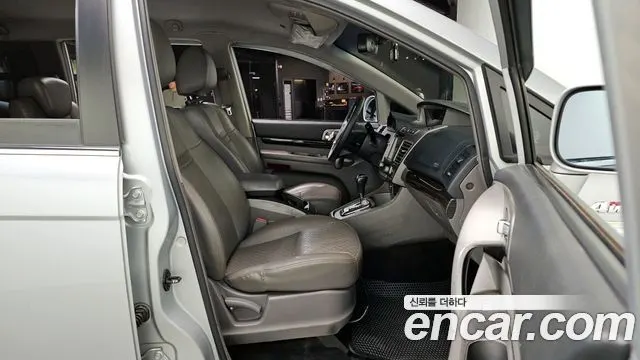 KGM KORANDO TURISMO 2016 — 159 843 км, серебристо-серый, Корея — под ключ — фото 12